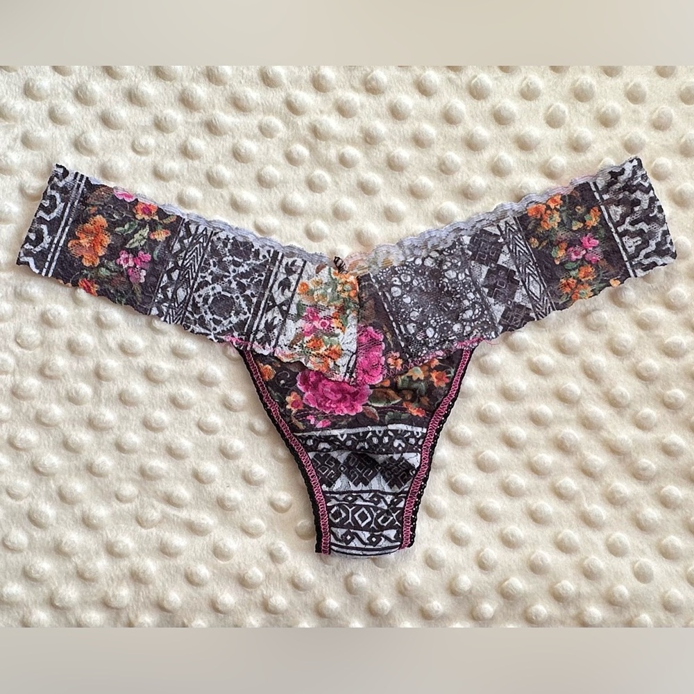 Hanky Panky Lace Thong Trio - Picture 2 of 8